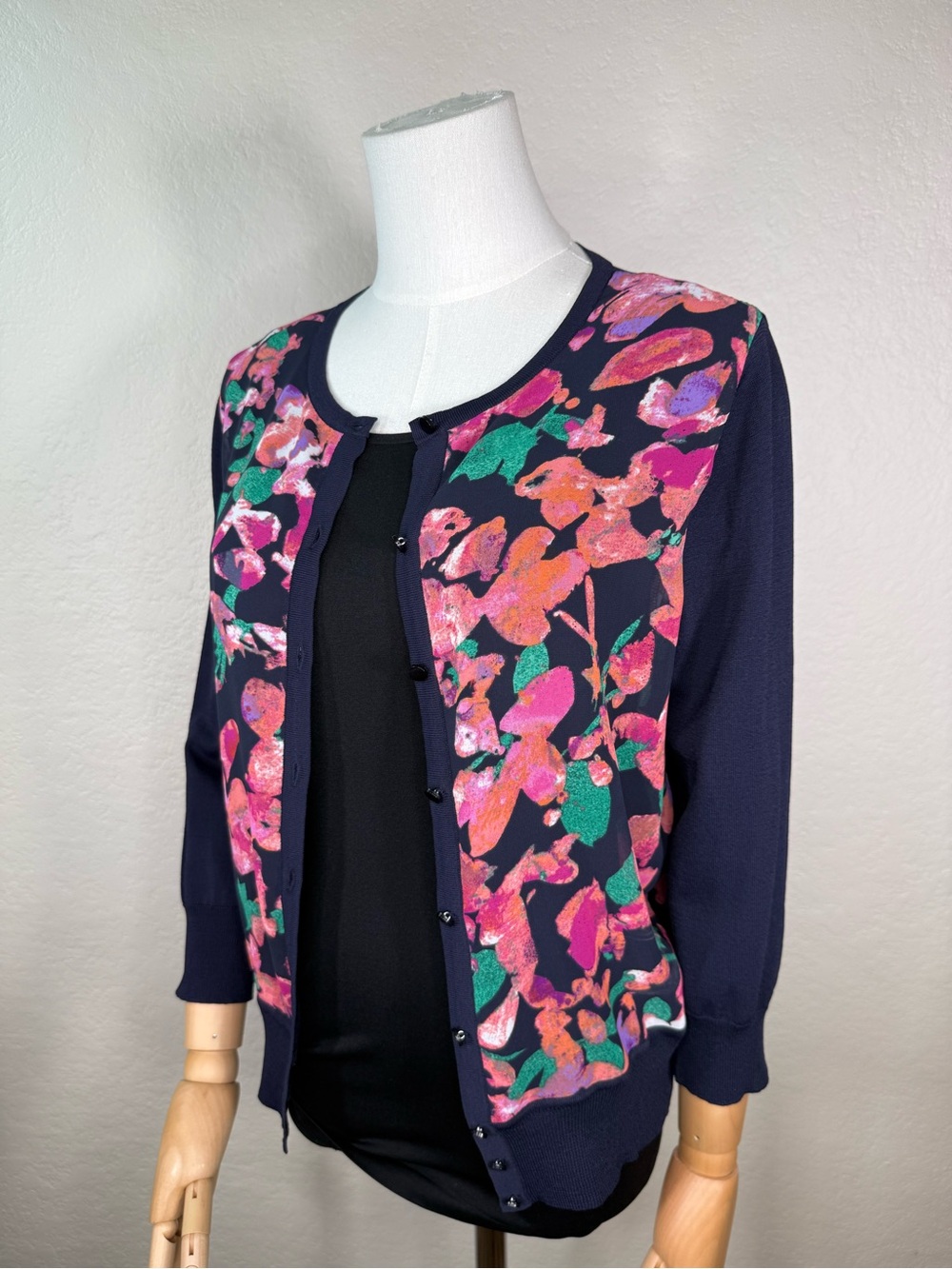 NEW NWT Ann Taylor Floral Print Button-Up Cardigan Sweater Size Medium